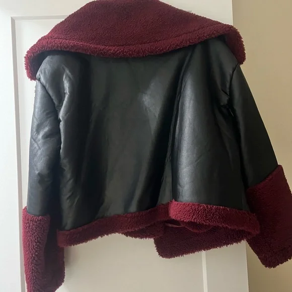 PrettyLittleThing Burgundy and Black Teddy Jacket - Picture 8 of 8